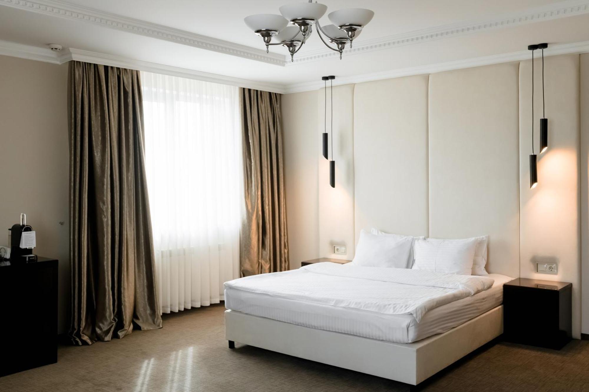 Riverside- Hotel And Mice Chernihiv Exterior photo
