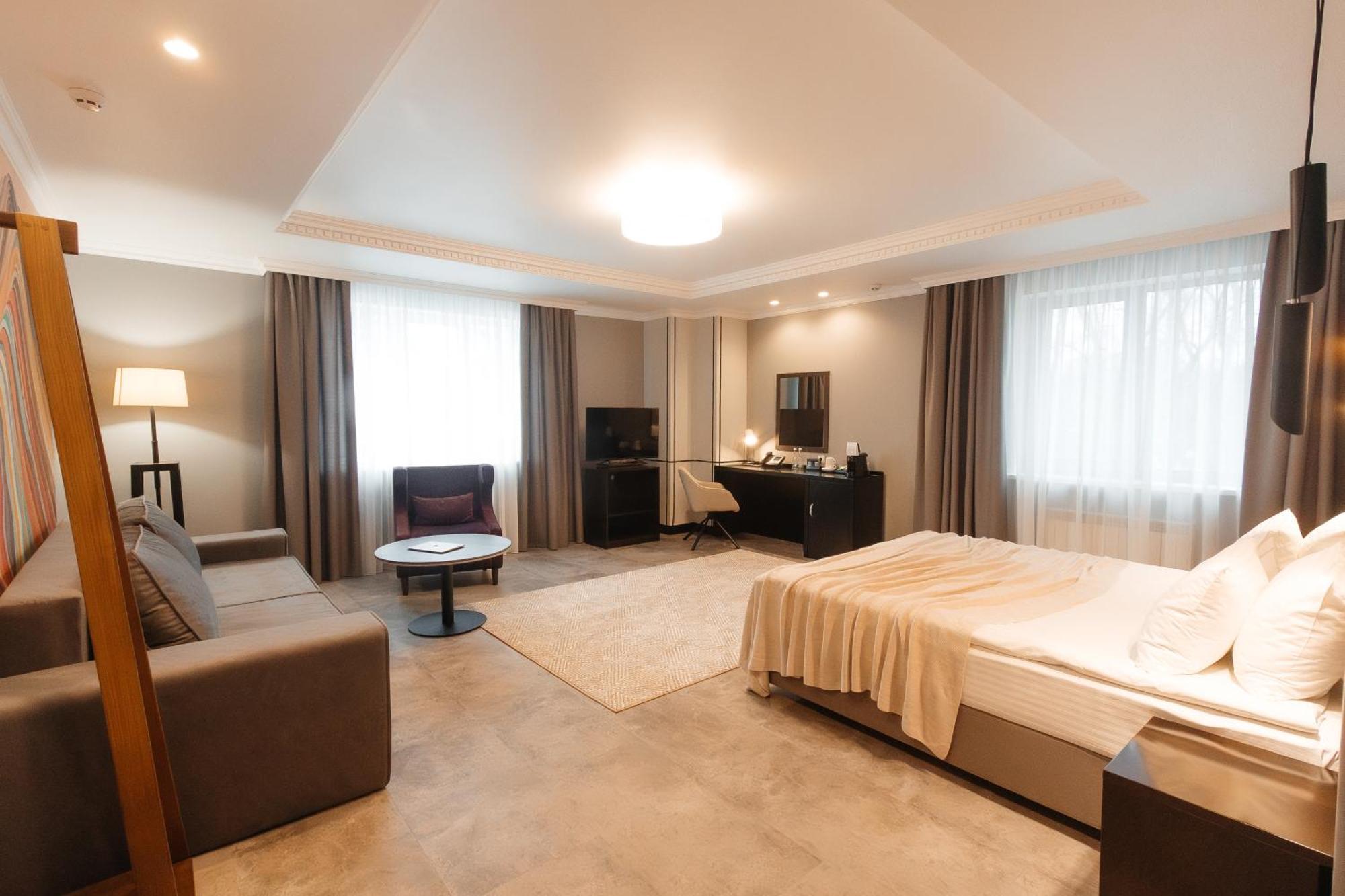 Riverside- Hotel And Mice Chernihiv Exterior photo