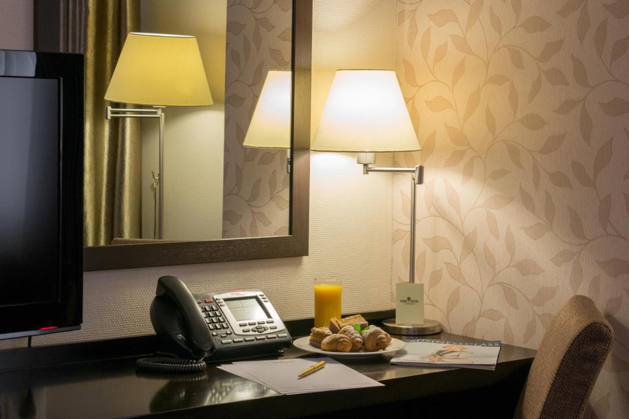 Riverside- Hotel And Mice Chernihiv Room photo